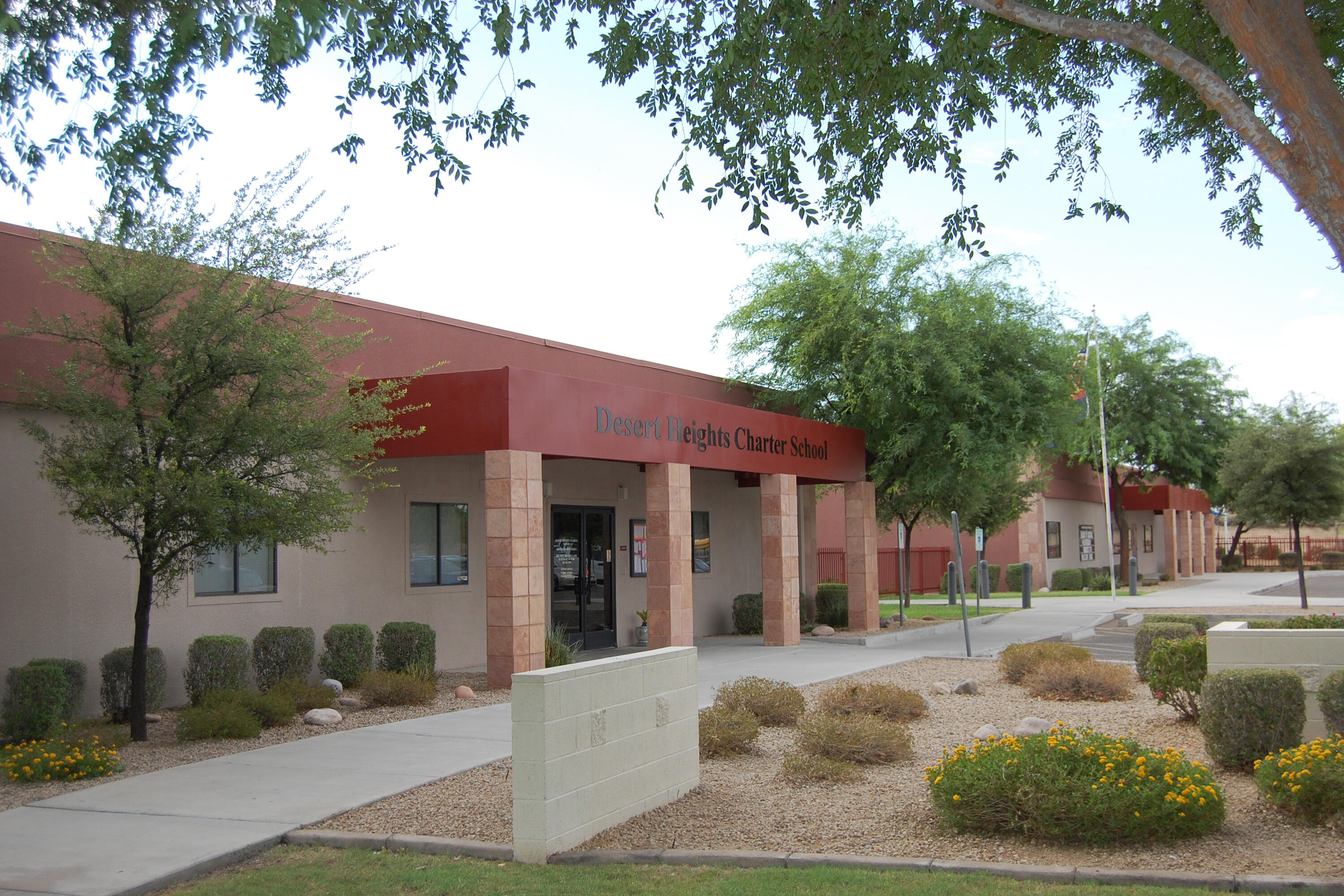 Front view of building at Desert Heights Charter School